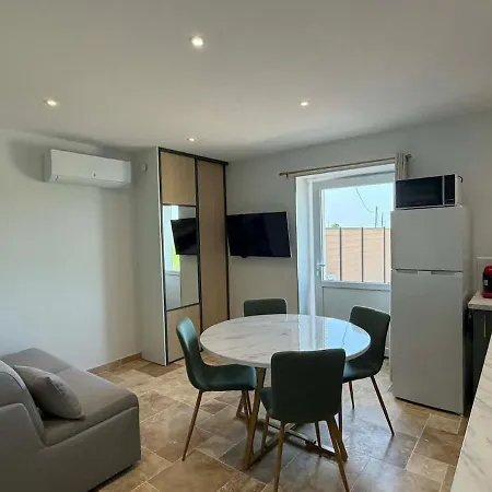 Maison Confort Pour 2-4 Personnes, Proche Du Pal Semesterbostad